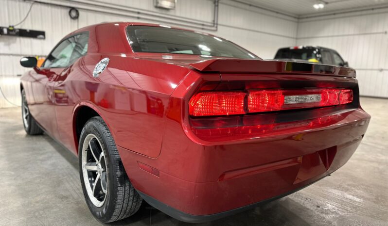 
								2010 DODGE CHALLENGER SXT   FULLY LOADED CLEAN TITLE full									