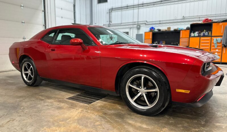 
								2010 DODGE CHALLENGER SXT   FULLY LOADED CLEAN TITLE full									