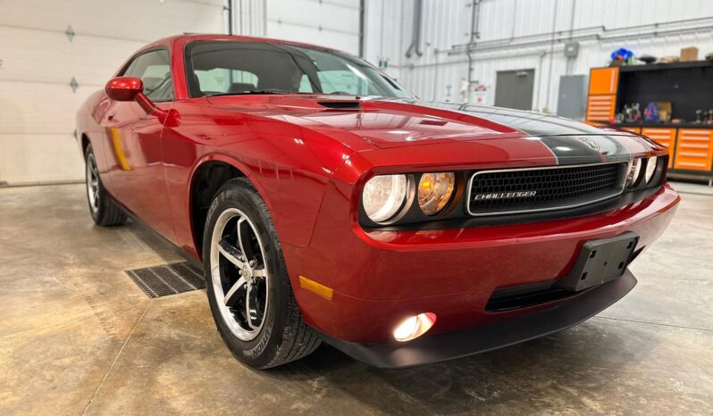 
								2010 DODGE CHALLENGER SXT   FULLY LOADED CLEAN TITLE full									