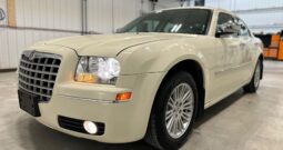 2010 CHRYSLER 300 TOURING  FULLY LOADED CLEAN TITLE