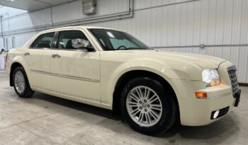 
										2010 CHRYSLER 300 TOURING  FULLY LOADED CLEAN TITLE full									