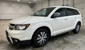 
										2017 DODGE JOURNEY CROSSROAD AWD fully loaded clean title full									