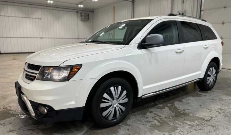 
								2017 DODGE JOURNEY CROSSROAD AWD fully loaded clean title full									