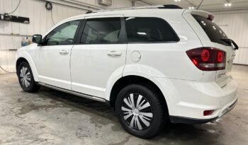 
										2017 DODGE JOURNEY CROSSROAD AWD fully loaded clean title full									