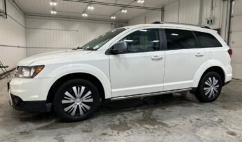 
										2017 DODGE JOURNEY CROSSROAD AWD fully loaded clean title full									