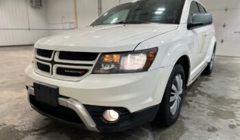 
										2017 DODGE JOURNEY CROSSROAD AWD fully loaded clean title full									