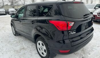 
										2019 Ford Escape S full									