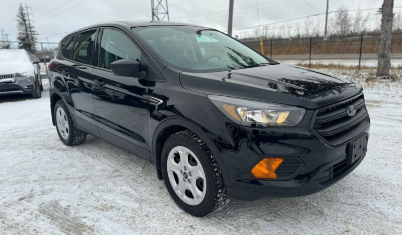 
								2019 Ford Escape S full									