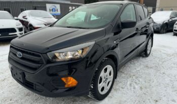 
										2019 Ford Escape S full									