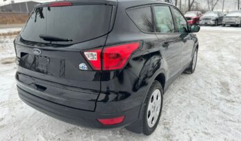 
										2019 Ford Escape S full									