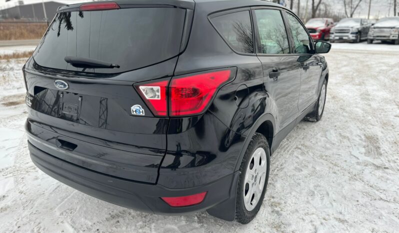 
								2019 Ford Escape S full									