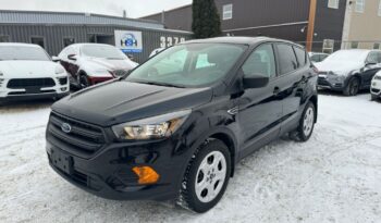 
										2019 Ford Escape S full									