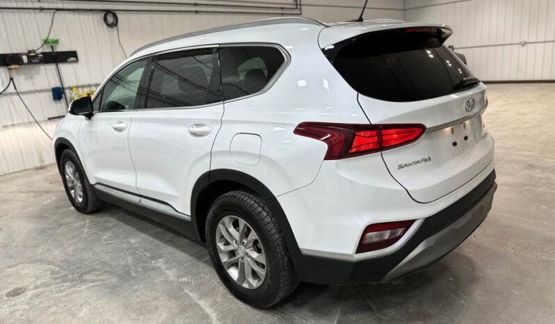 
								2019 HYUNDAI SANTA FE clean title AWD full									
