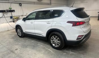 
										2019 HYUNDAI SANTA FE clean title AWD full									