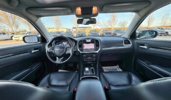 
										2016 CHRYSLER 300 TURNING fully loaded clean title full									