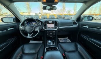 
										2016 CHRYSLER 300 TURNING fully loaded clean title full									