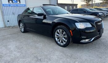 
										2016 CHRYSLER 300 TURNING fully loaded clean title full									