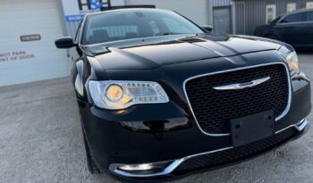 
										2016 CHRYSLER 300 TURNING fully loaded clean title full									