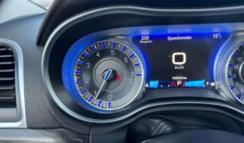 
										2016 CHRYSLER 300 TURNING fully loaded clean title full									