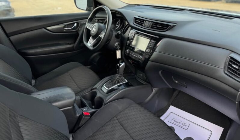 
								2018 NISSAN ROGUE clean title full									