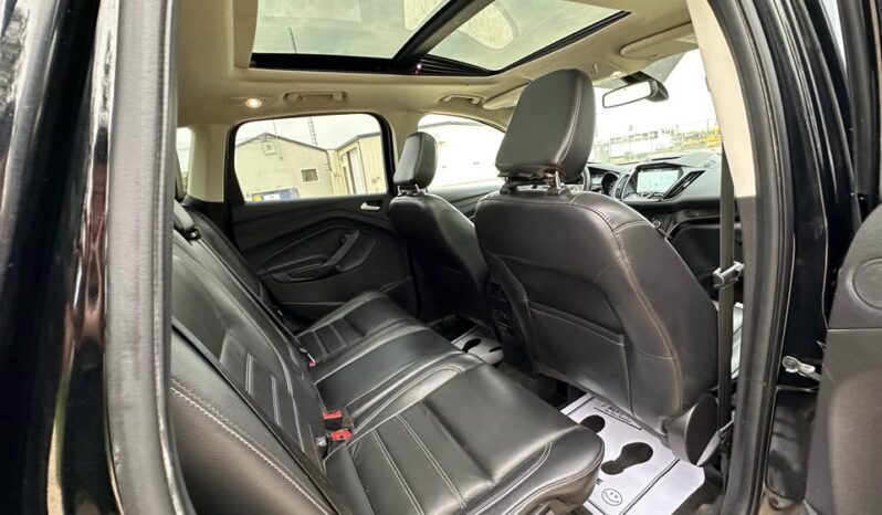 
								2018 FORD ESCAPE TITANIUM clean title fully loaded full									