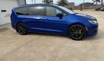 
										2020 CHRYSLER  PACIFICA TOURING L CLEAN TITLE FULLY LOADED full									