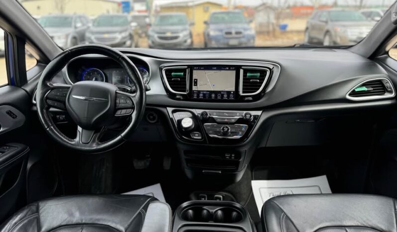 
								2020 CHRYSLER  PACIFICA TOURING L CLEAN TITLE FULLY LOADED full									