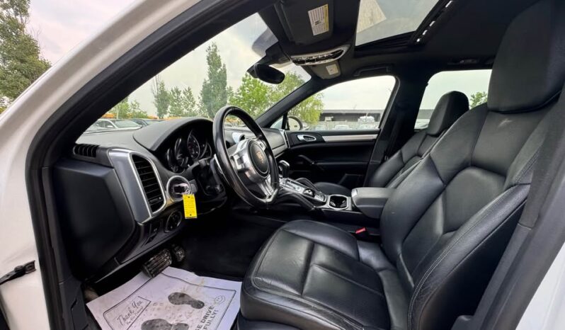 
								2013 PORSCHE CAYENNE, AWD clean title fully loaded full									
