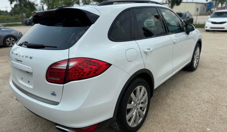 
								2013 PORSCHE CAYENNE, AWD clean title fully loaded full									