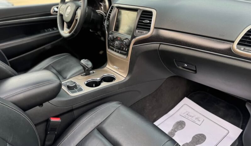 
								2014 JEEP GRAND CHEROKEE LIMITED fully loaded clean title full									