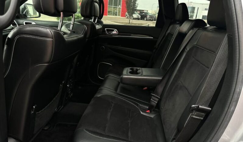 
								2016 SRT JEEP GRAND CHEROKEE fully loaded clean title full									