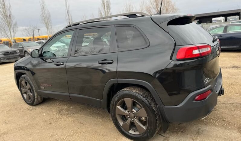 
								2016 JEEP CHEROKEE AWD clean title full									