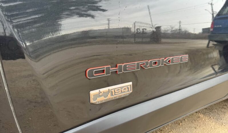 
								2016 JEEP CHEROKEE AWD clean title full									