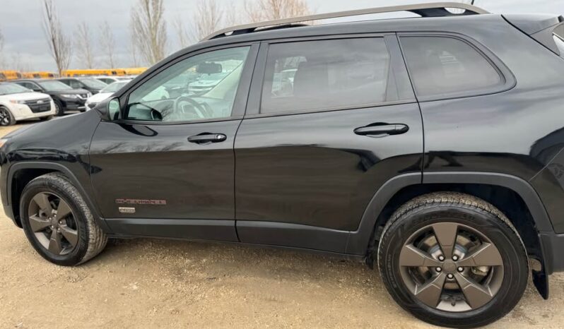 
								2016 JEEP CHEROKEE AWD clean title full									