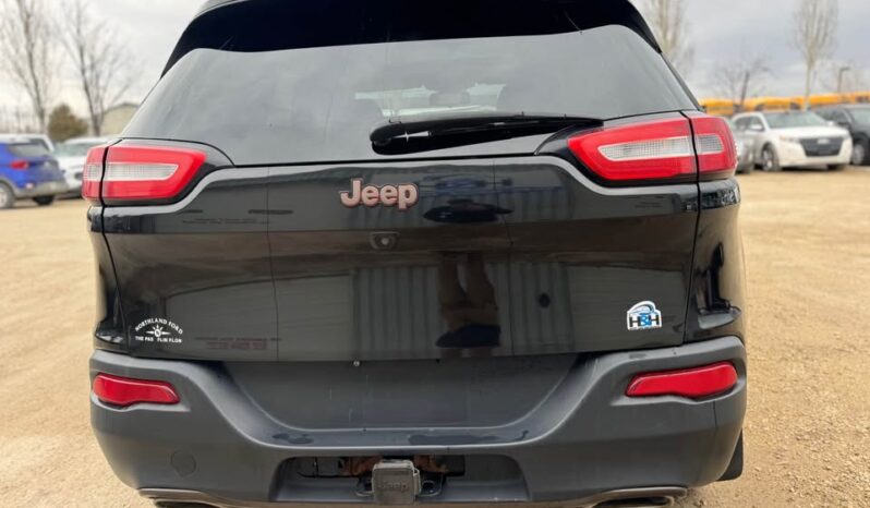 
								2016 JEEP CHEROKEE AWD clean title full									