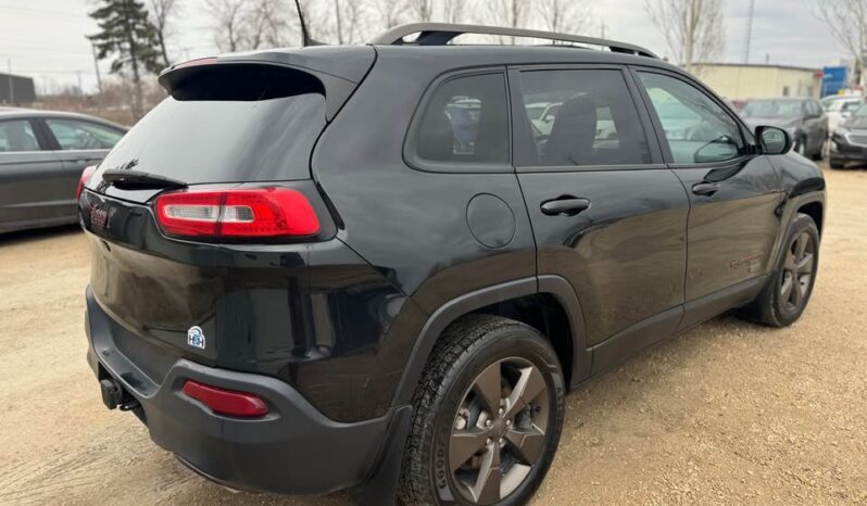 
								2016 JEEP CHEROKEE AWD clean title full									