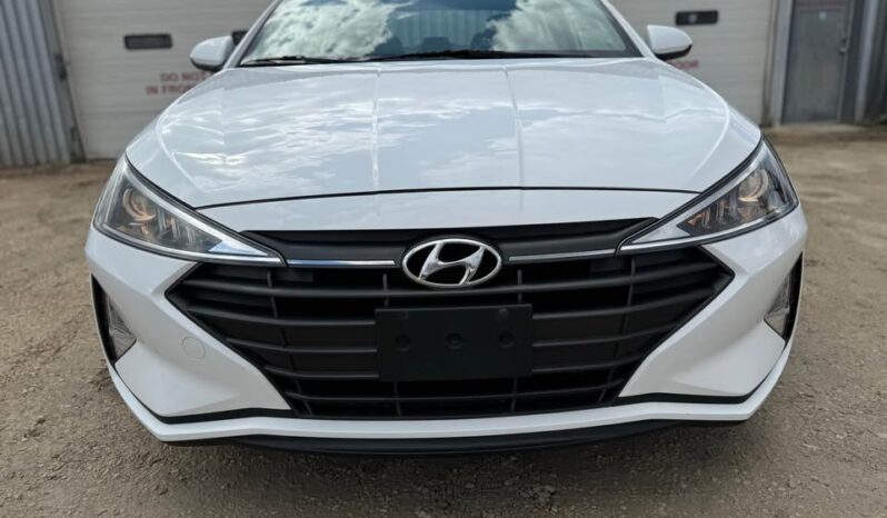 
								2020 HYUNDAI ELANTRA clean title full									