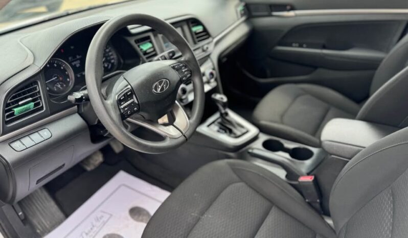 
								2020 HYUNDAI ELANTRA clean title full									