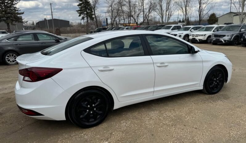 
								2020 HYUNDAI ELANTRA clean title full									