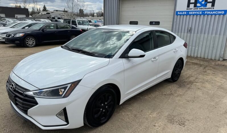 
								2020 HYUNDAI ELANTRA clean title full									