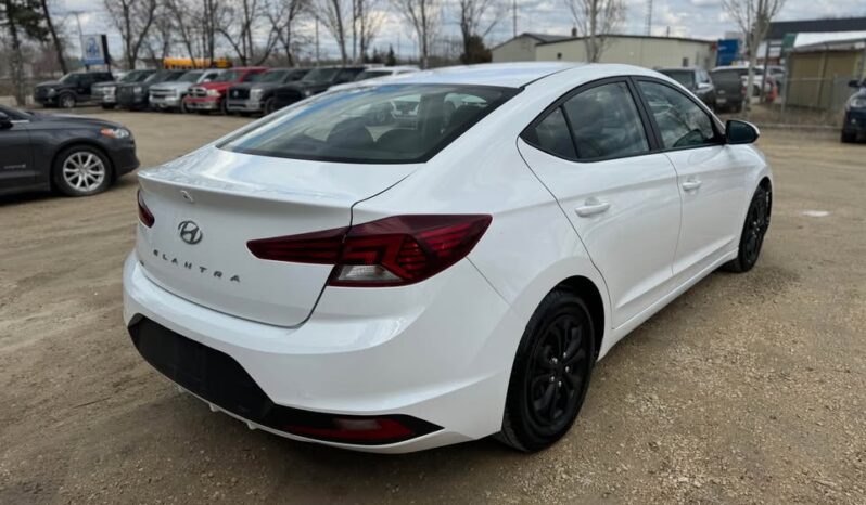 
								2020 HYUNDAI ELANTRA clean title full									