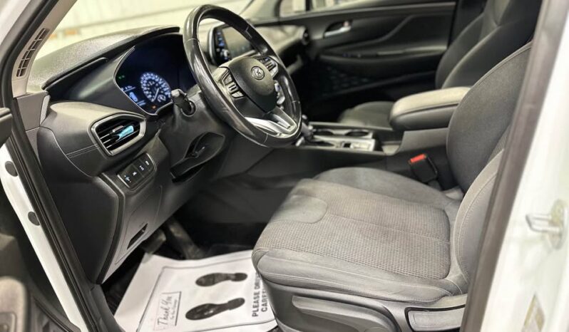 
								2019 HYUNDAI SANTA FE CLEAN TITLE AWD full									