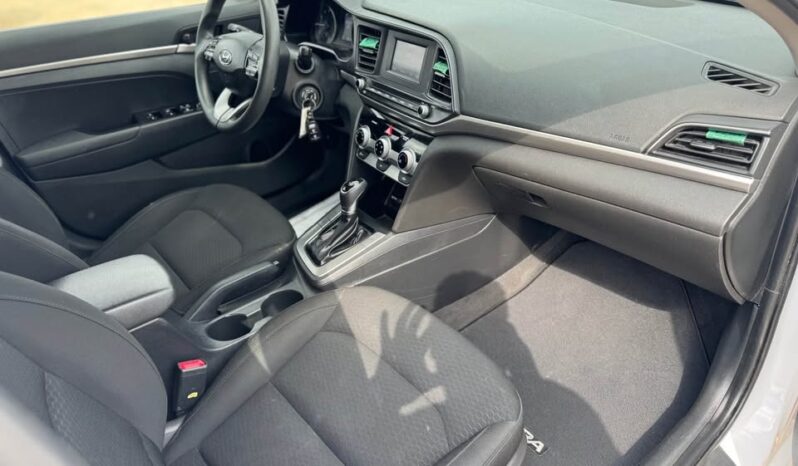 
								2020 HYUNDAI ELANTRA clean title full									