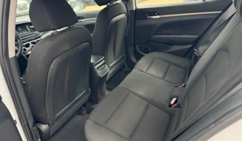 
								2020 HYUNDAI ELANTRA clean title full									