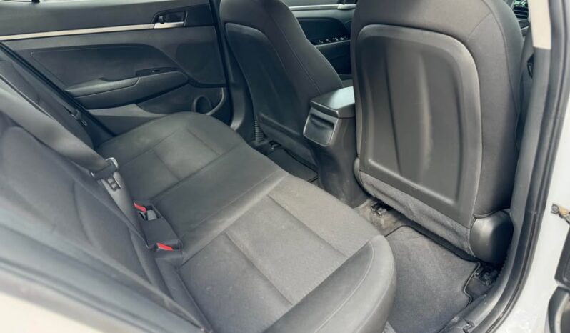 
								2020 HYUNDAI ELANTRA clean title full									
