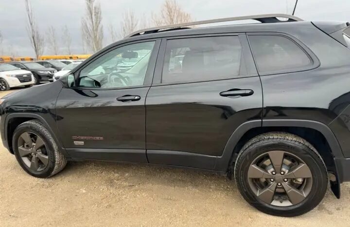 
								2016 JEEP CHEROKEE AWD CLEAN TITLE full									