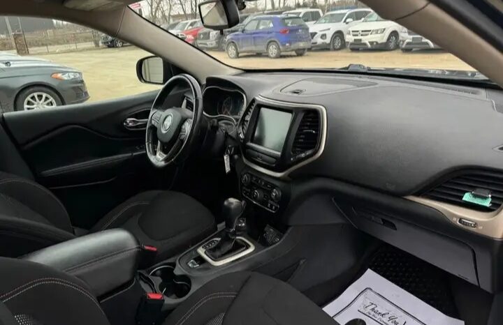 
								2016 JEEP CHEROKEE AWD CLEAN TITLE full									