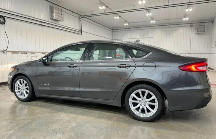 
								2019 FORD FUSION HYBRID  CLEAN TITLE full									