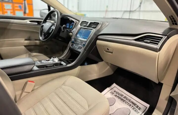 
								2019 FORD FUSION HYBRID  CLEAN TITLE full									