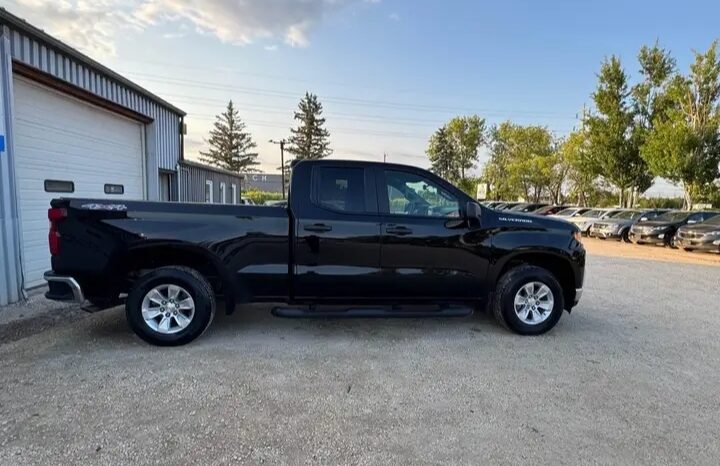 
								2021 CHEVROLET SILVERADO 1500 4X4 clean title full									